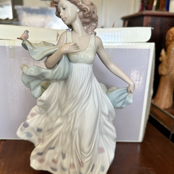 Lladro Summer Serenade 6193 statue girl figurine with bird - Picture 3 of 7